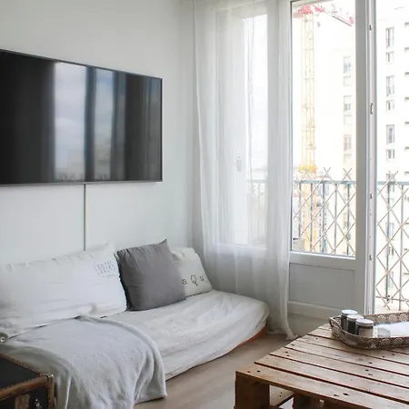 Through - Place De La Reunion Apartman